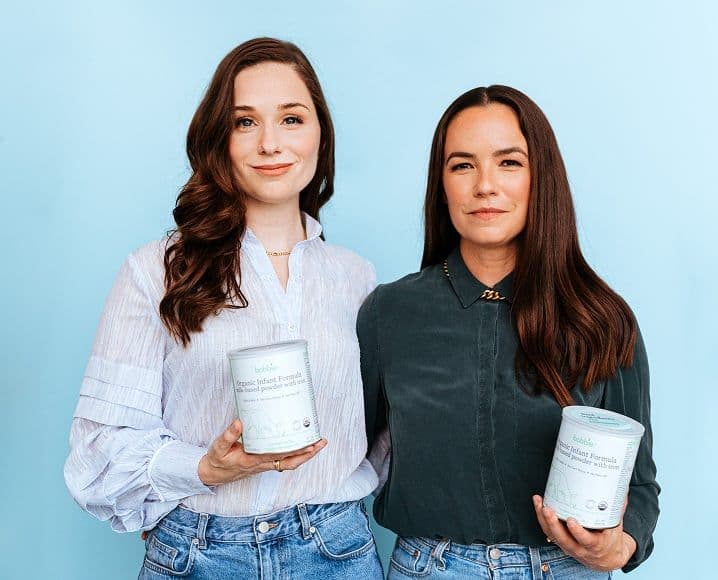 Marta and Elena, North Star Markets Sign members